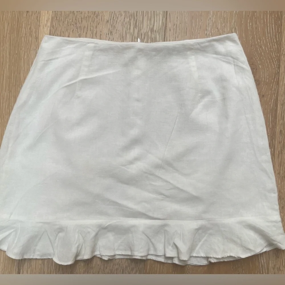 Glassons linen white mini with frill Sz 8 - Picture 1 of 2